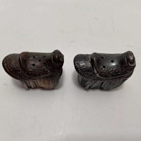 VTG Horse Saddle Salt & Pepper Shakers Cowboy Boots Toothpick Holder Metal Japan - Picture 3 of 12